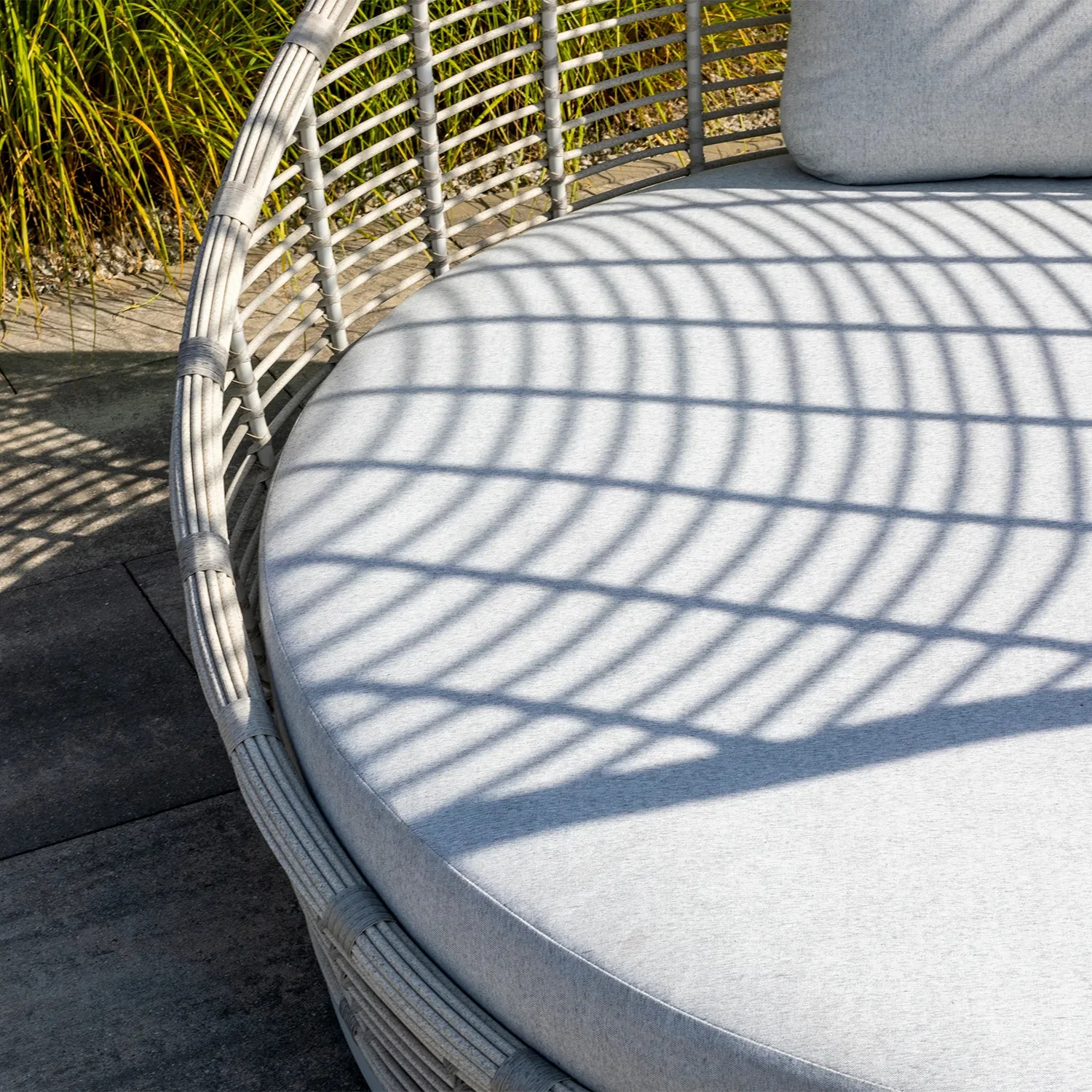 Лежальня с крышей KOKOON