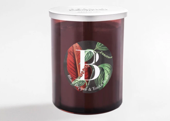 Свеча B «Чёрный Перец и Бобы Тонка» (Black Pepper & Tonka Bean) 900