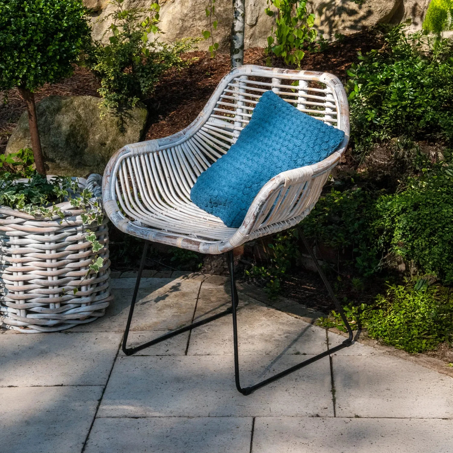 Ретро-кресло из выбеленного натурального ротанга LAVAL