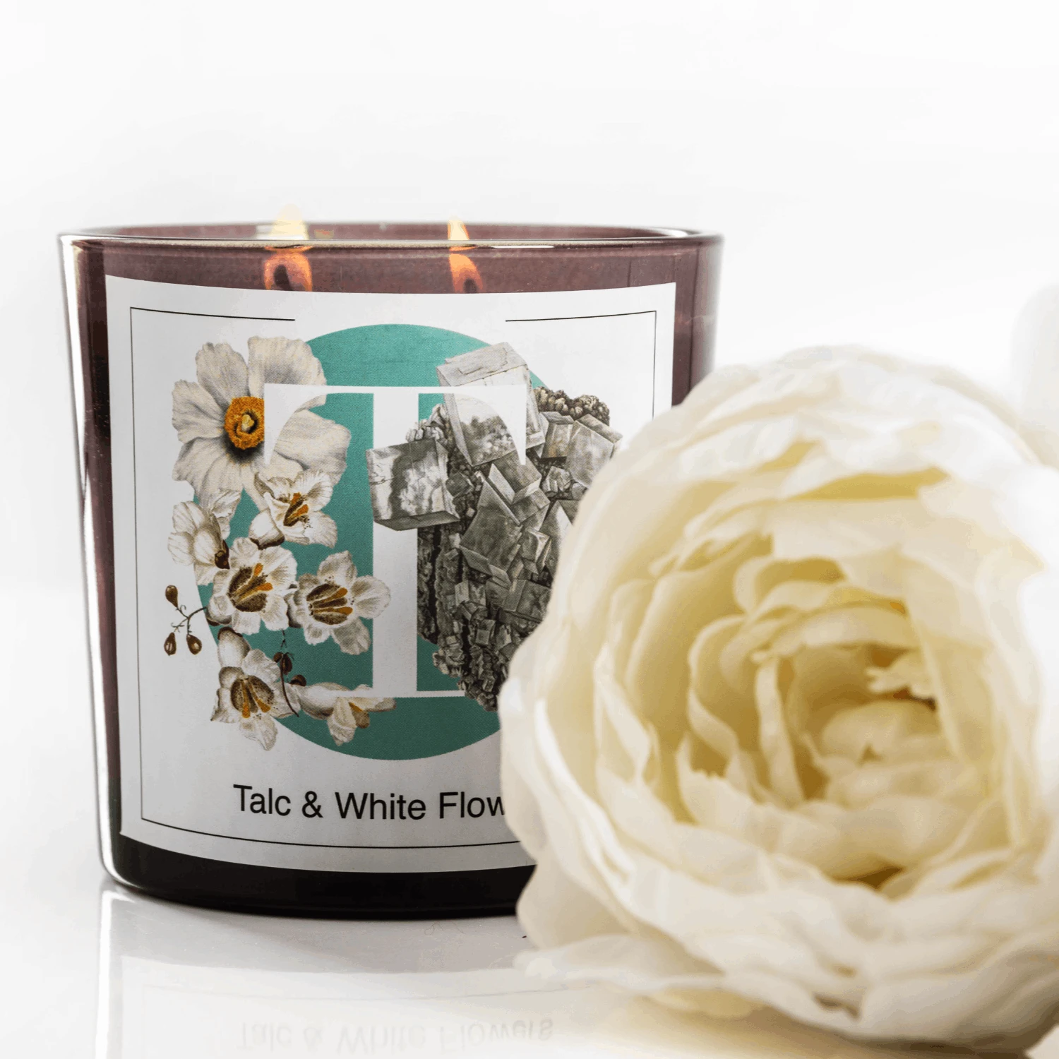 Свеча T «Тальк и Белые Цветы» (Talc & White Flowers) 350