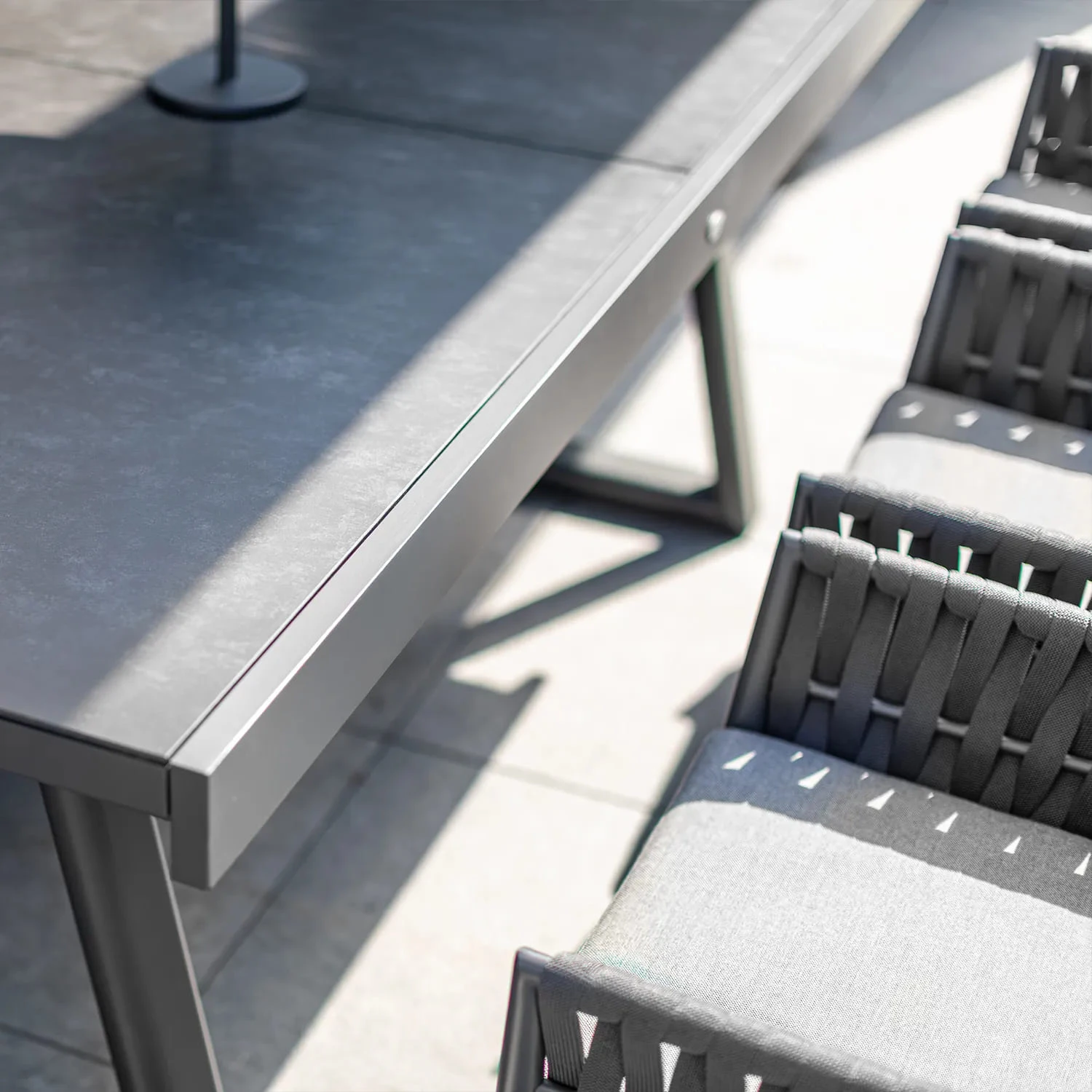 Раздвижной стол CLUB 200-300 Антрацит