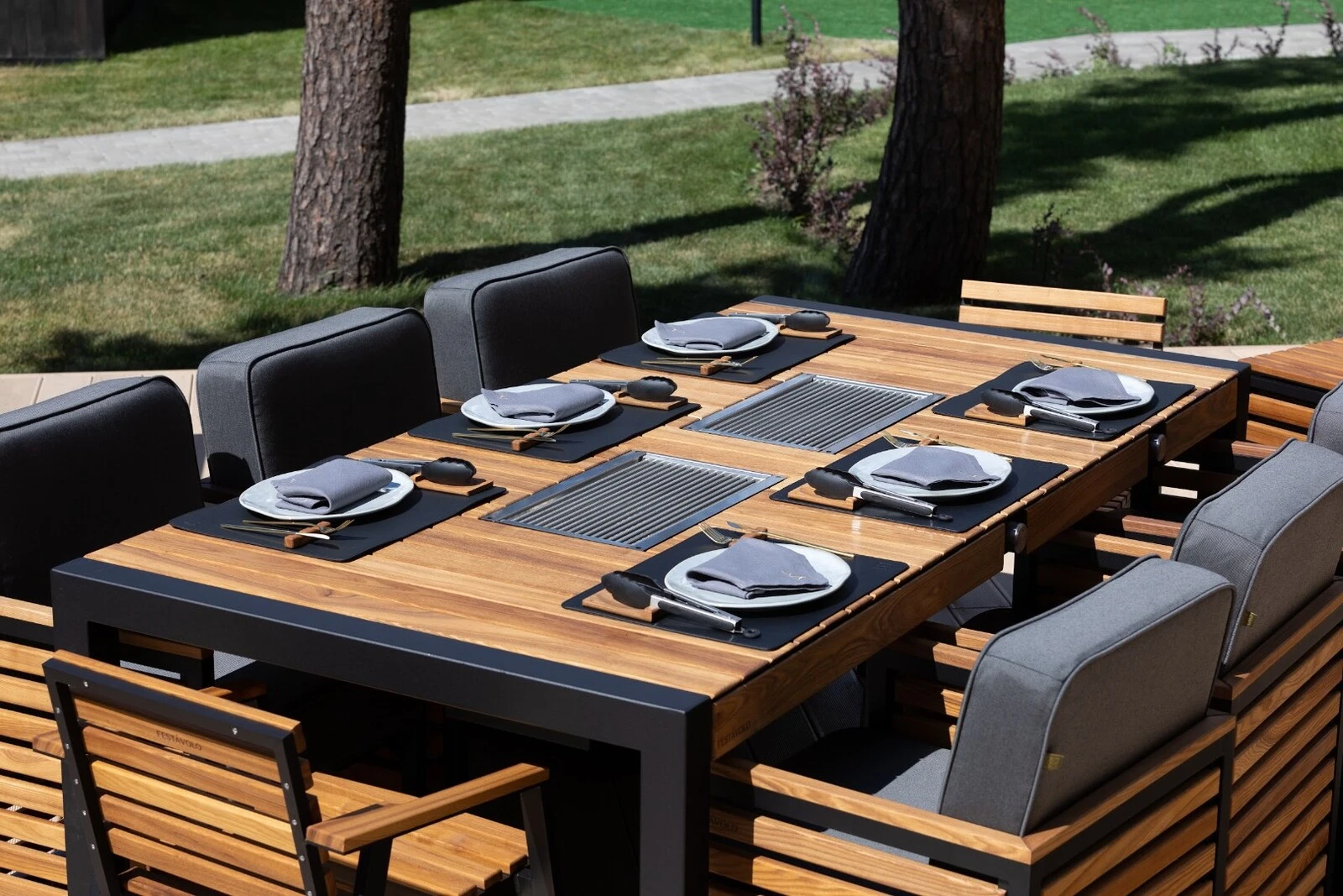 Стол с грилем FESTAVOLO MEDIO