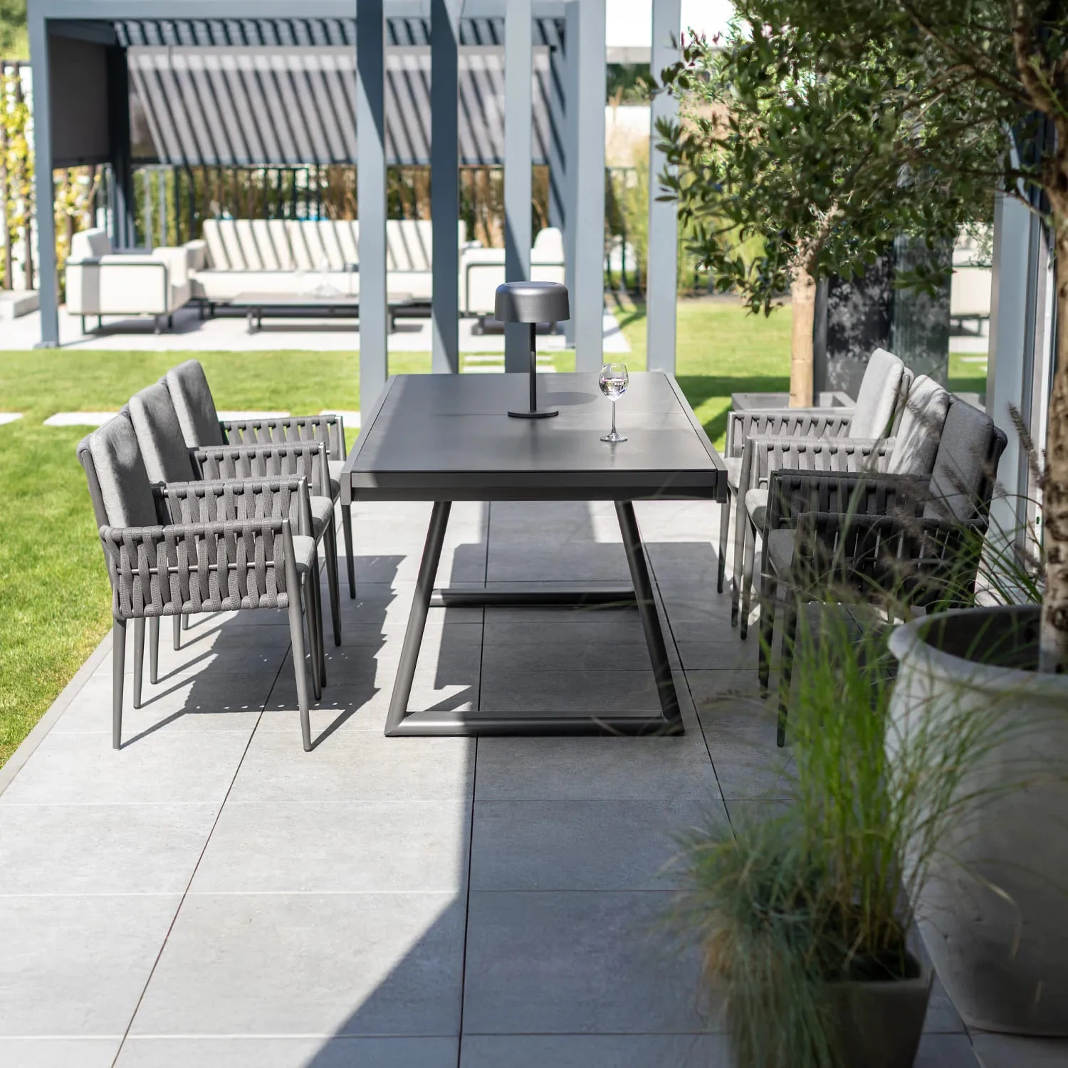 Раздвижной стол CLUB 200-300 Антрацит