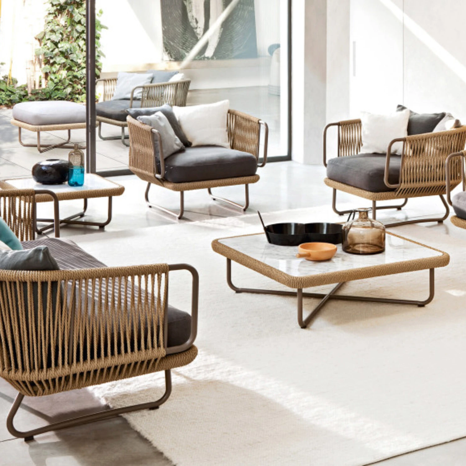 Столик BABYLON