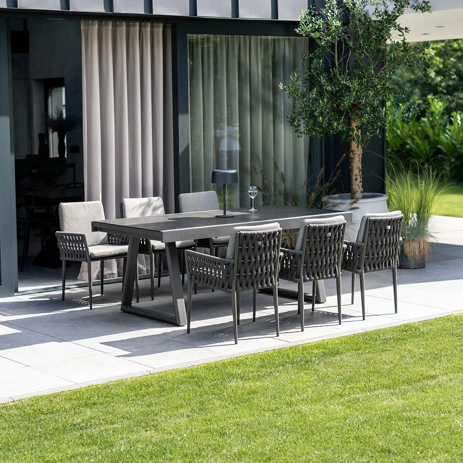 Раздвижной стол CLUB 200-300 Антрацит