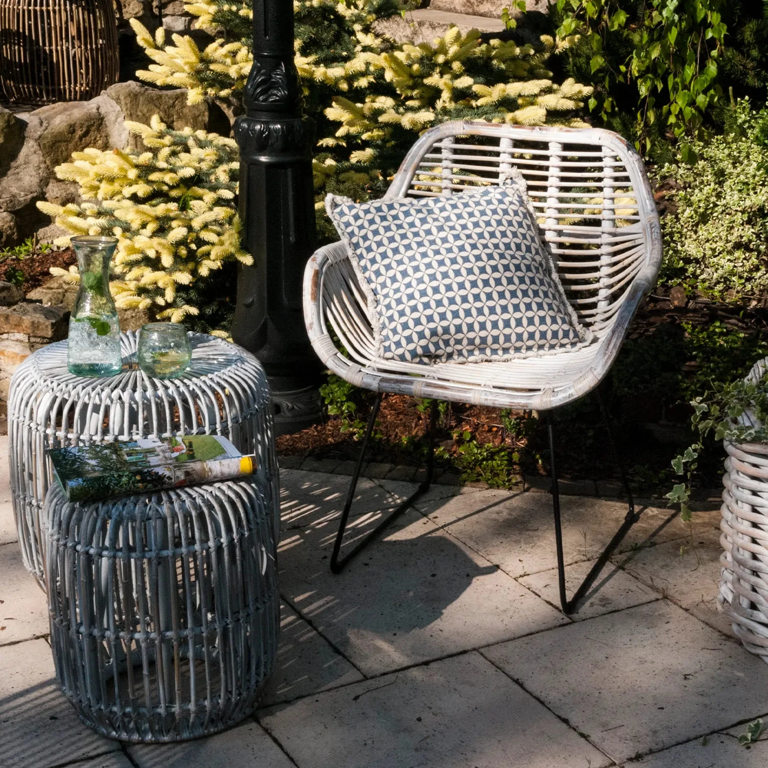 Ретро-кресло из выбеленного натурального ротанга LAVAL