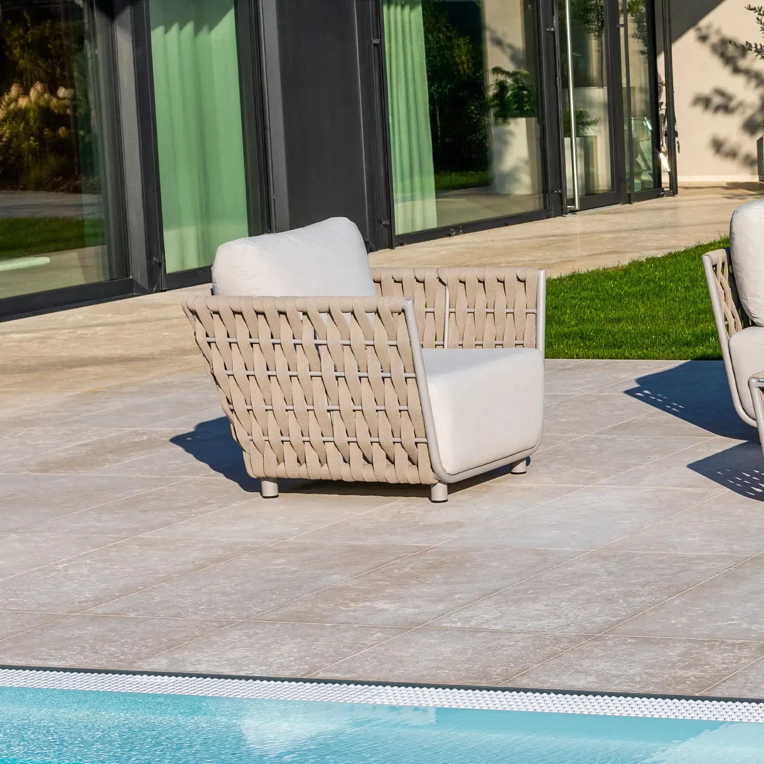 Кресло HUG Бежевое