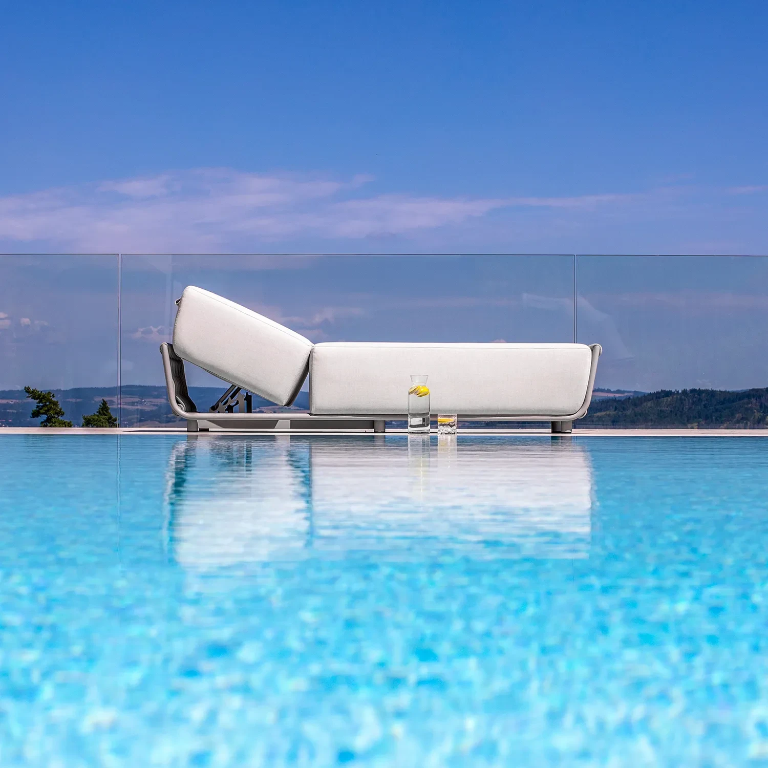 Шезлонг HUG Бежевый