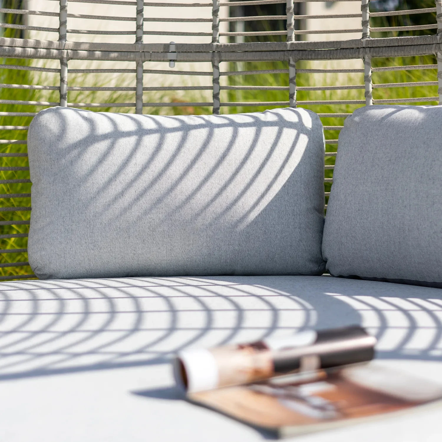 Лежальня с крышей KOKOON