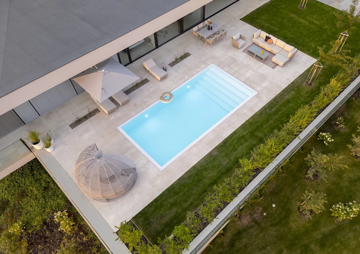 Откройте новое измерение отдыха с роскошной мебелью от Couture Jardin.