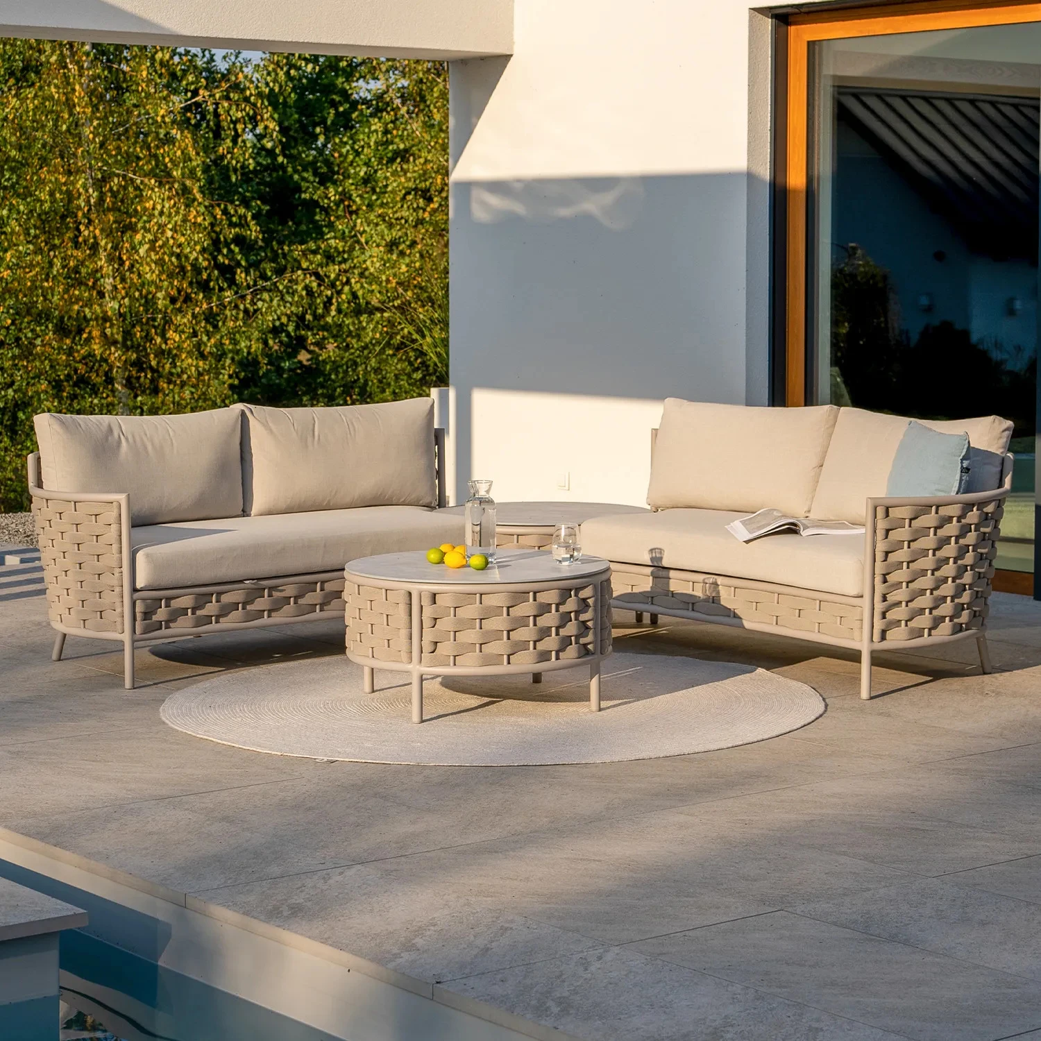 Круглый журнальный столик LOOP