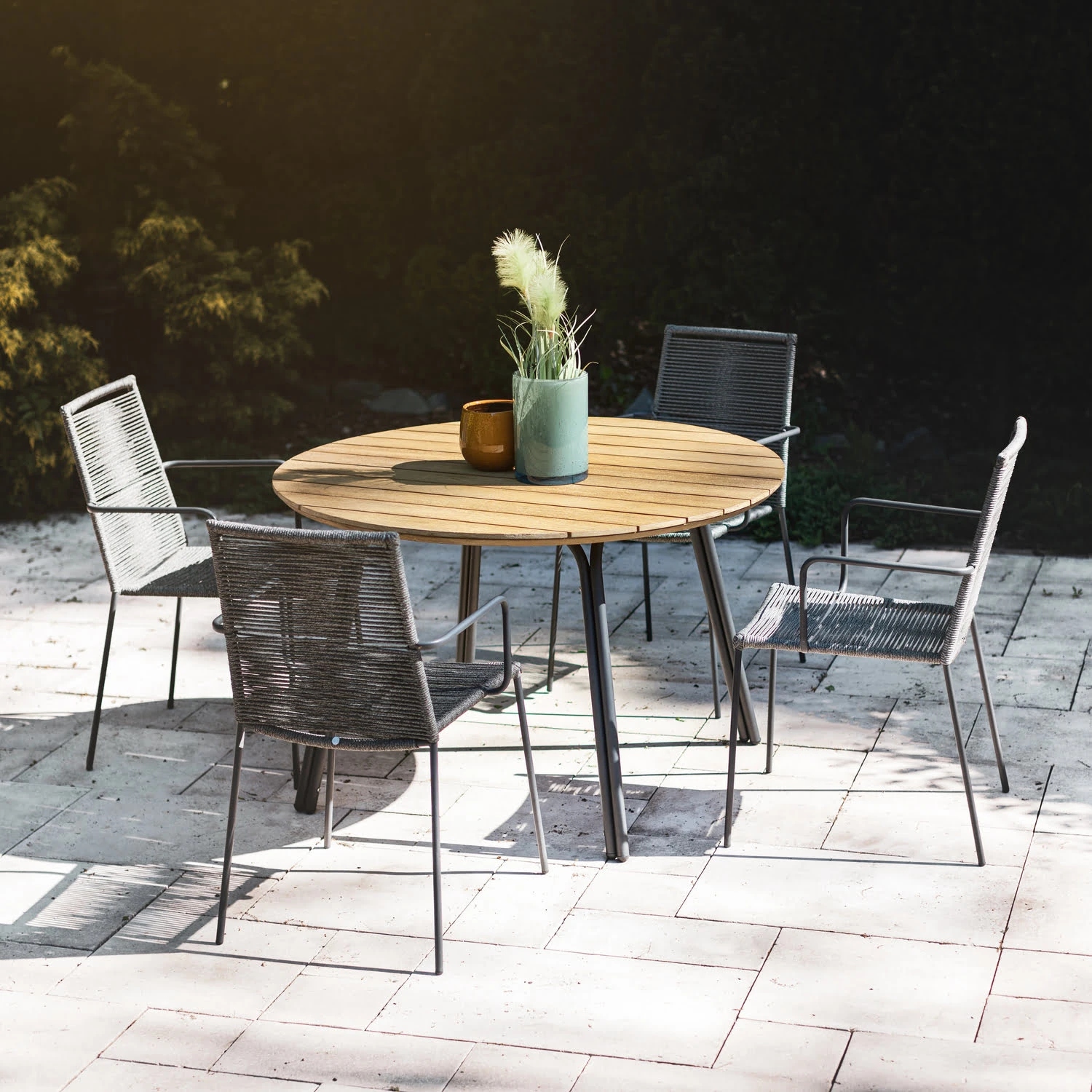 Стул с подлокотниками KEA