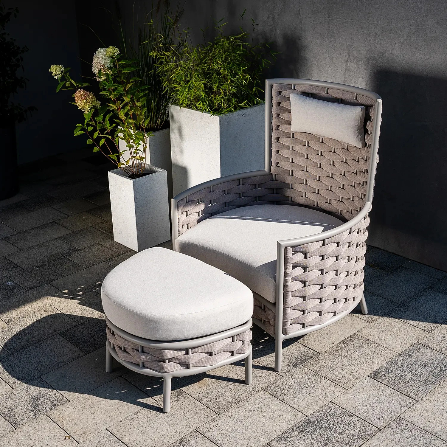 Кресло для отдыха с пуфом LOOP