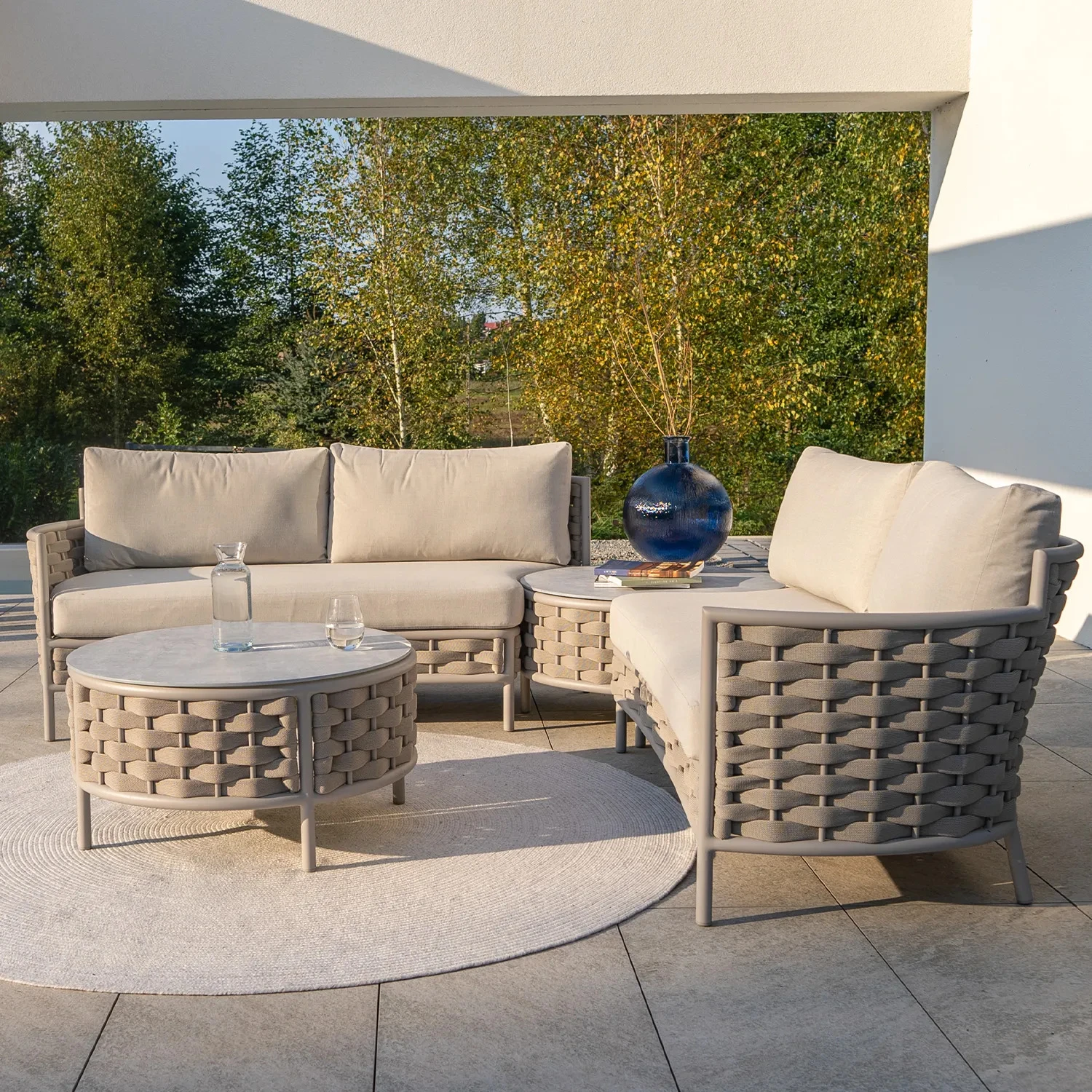 Круглый журнальный столик LOOP