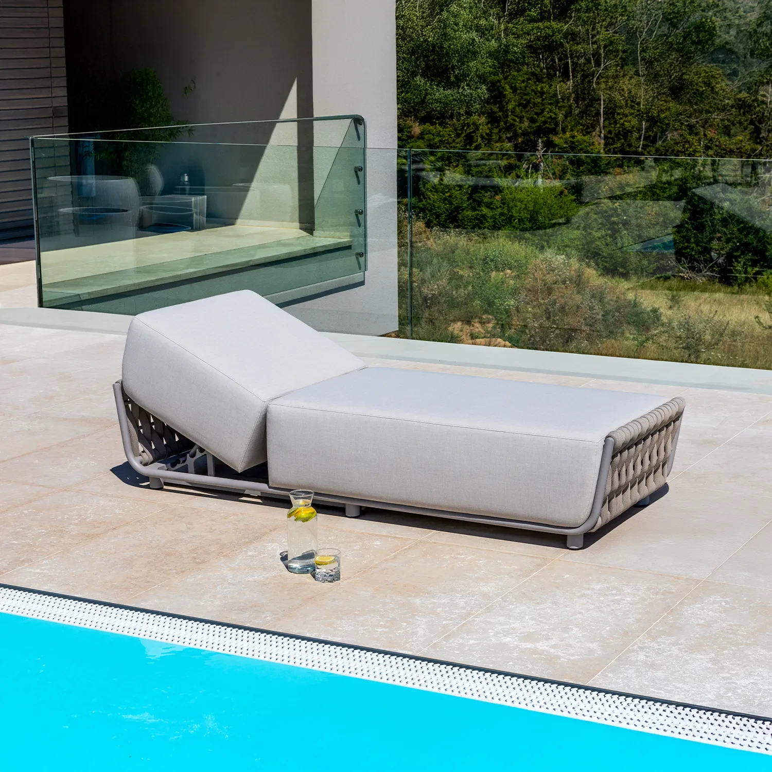 Шезлонг HUG Бежевый