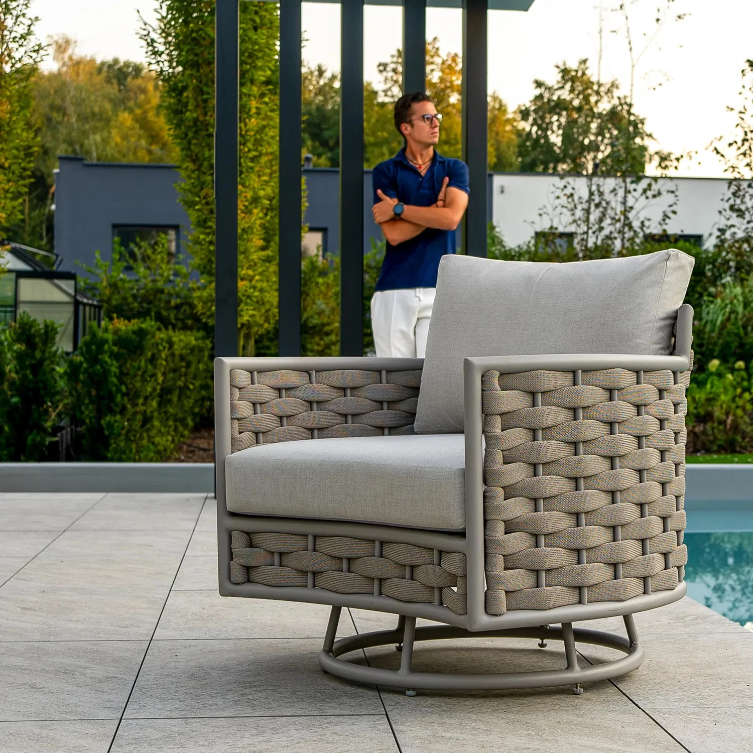 Крутящееся кресло LOOP