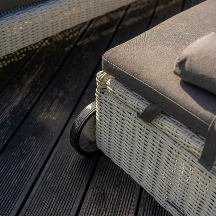 Шезлонг JULIA Белый