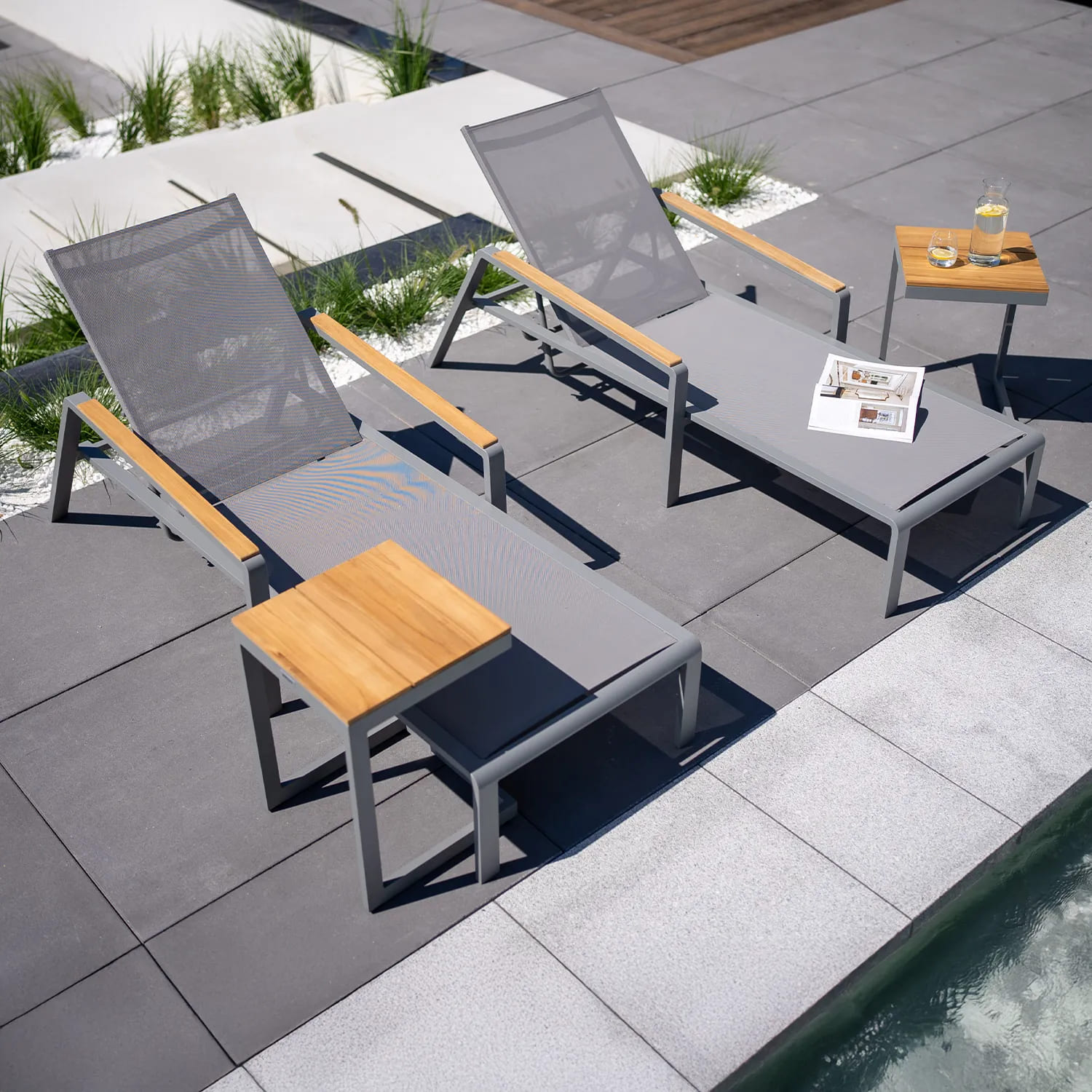 Приставной столик GRENADA Teak Серый