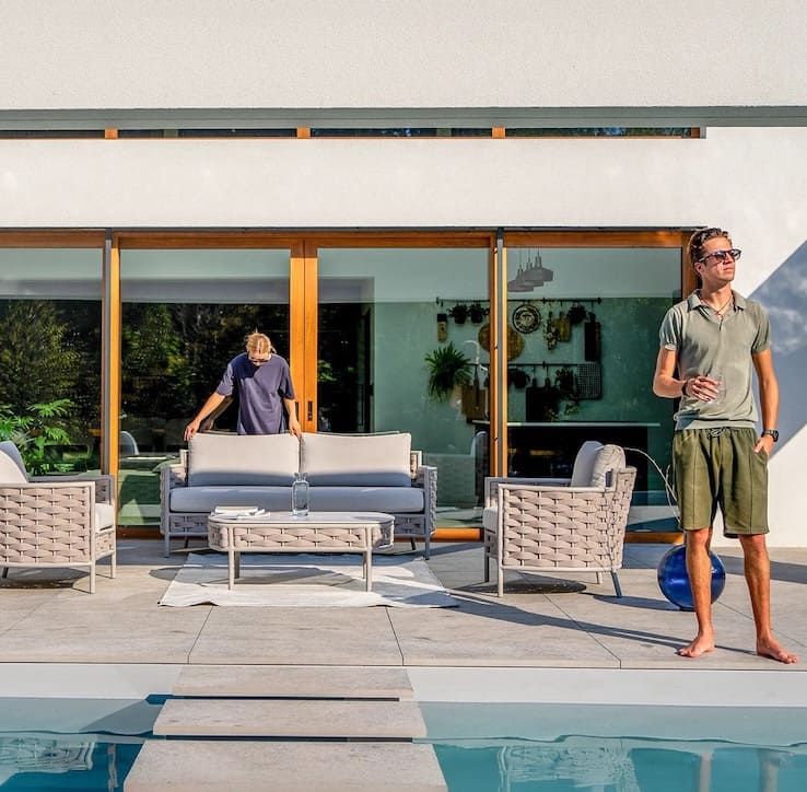 Садовые диваны и комплекты