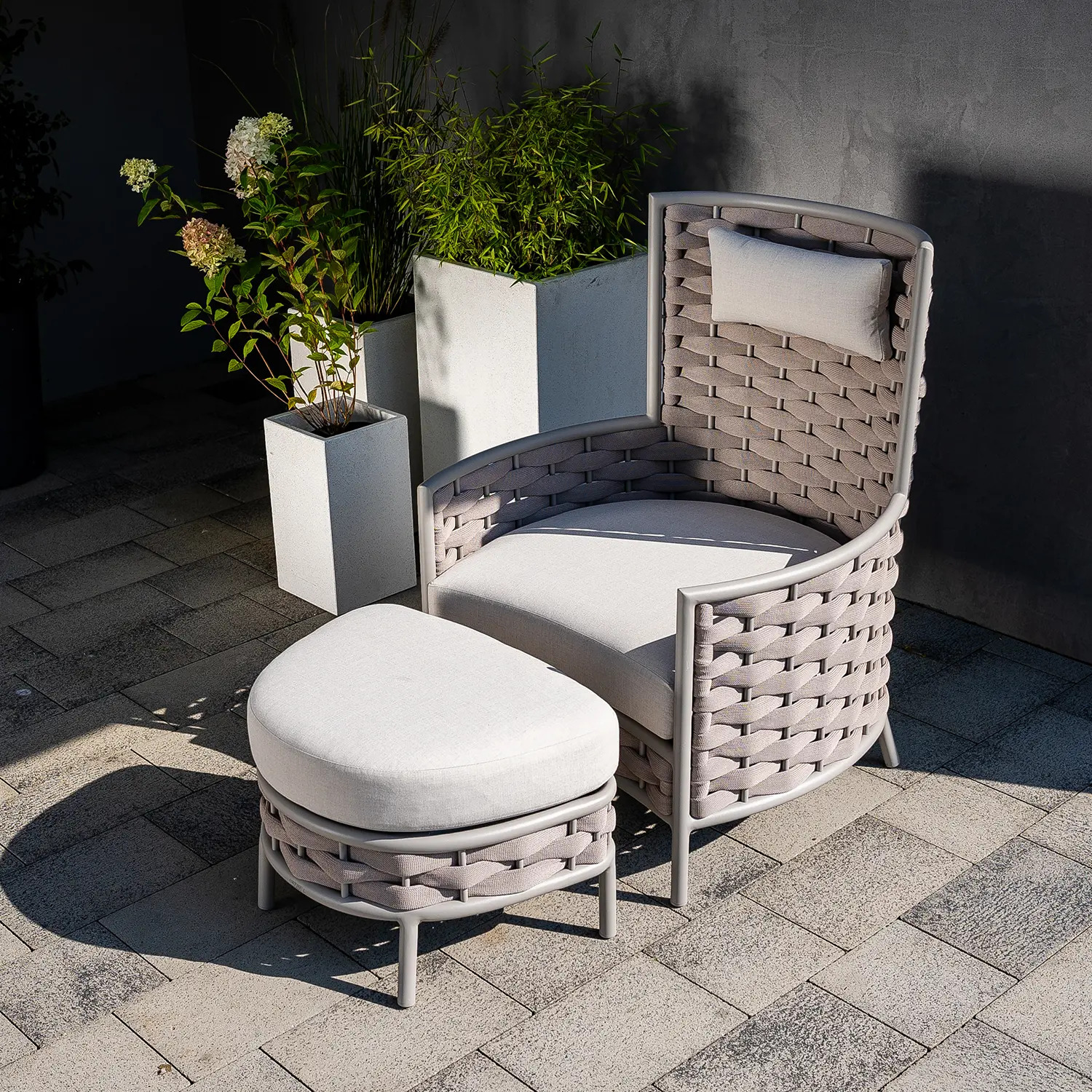 Кресло для отдыха с пуфом LOOP