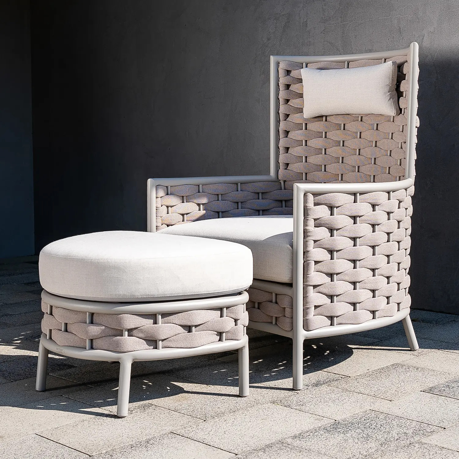 Кресло для отдыха с пуфом LOOP